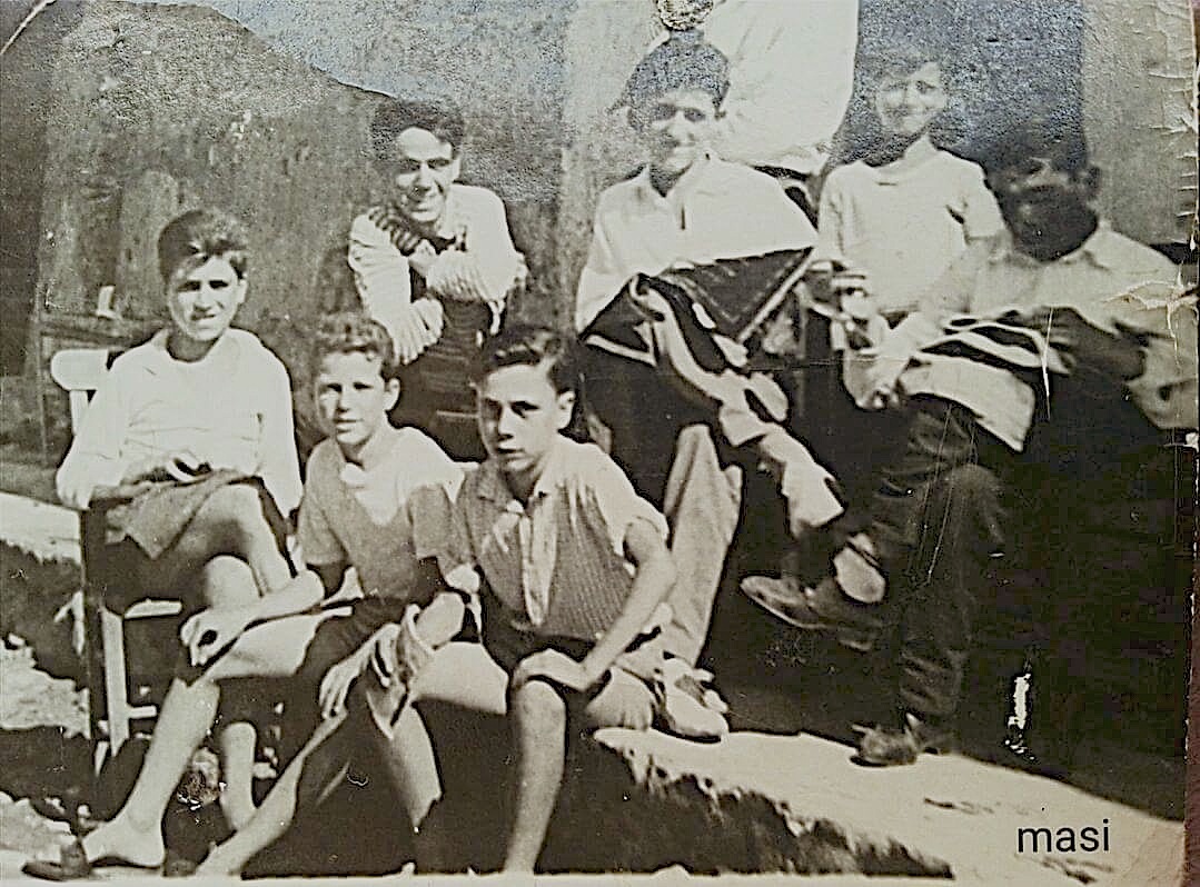 discepoli di sartoria a Briatico