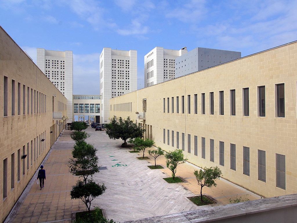 univ